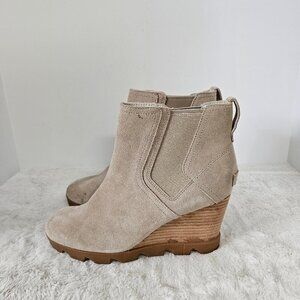 Sorel Joan Uptown Light Tan Chelsea Wedge Boots Suede Bootie 10